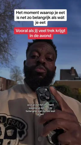 Je overdag inhouden en ’s avonds losgaan? Je bent niet de enige. Overdag lukt het vaak nog wel: je slaat je ontbijt over, luncht ‘licht’ en denkt “zo bespaar ik calorieën.” Maar dan komt de avond… en BAM de snackdrang is niet te stoppen. Waarom gebeurt dit? Omdat je lijf en brein overdag te weinig krijgen. En dat wordt ’s avonds keihard ingehaald. Niet door een salade, maar door chips, chocolade of brood met pindakaas. Je brein wil snelle energie, en jij denkt: “ik begin morgen wel weer opnieuw.” Herkenbaar? Oplossing: ga niet leunen op wilskracht, maar zorg overdag al voor voldoende voeding en vooral voedzame voeding. Want wanneer je eet, is net zo belangrijk als wát je eet. Wil jij hier écht iets in veranderen en van je terugvalmomenten afkomen? Dan is het misschien tijd om niet nóg een tip te proberen, maar te kijken wat er voor JOU werkt. Klik dan op de link in m’n bio en vul de vragenlijst in als je interesse hebt om gericht aan de slag te gaan om je doel te behalen.