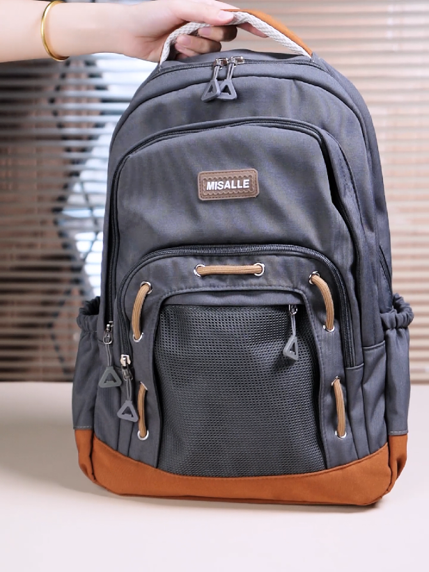 #tassekolahpria Ini adalah tas ransel yang dirancang untuk pelajar. Memiliki kapasitas lebih besar, bahan lebih tebal, tingkat kedap air ditingkatkan, lebih awet, serta perlindungan lebih baik untuk barang-barang penting di dalam ransel.#tasransel #tassekolah 