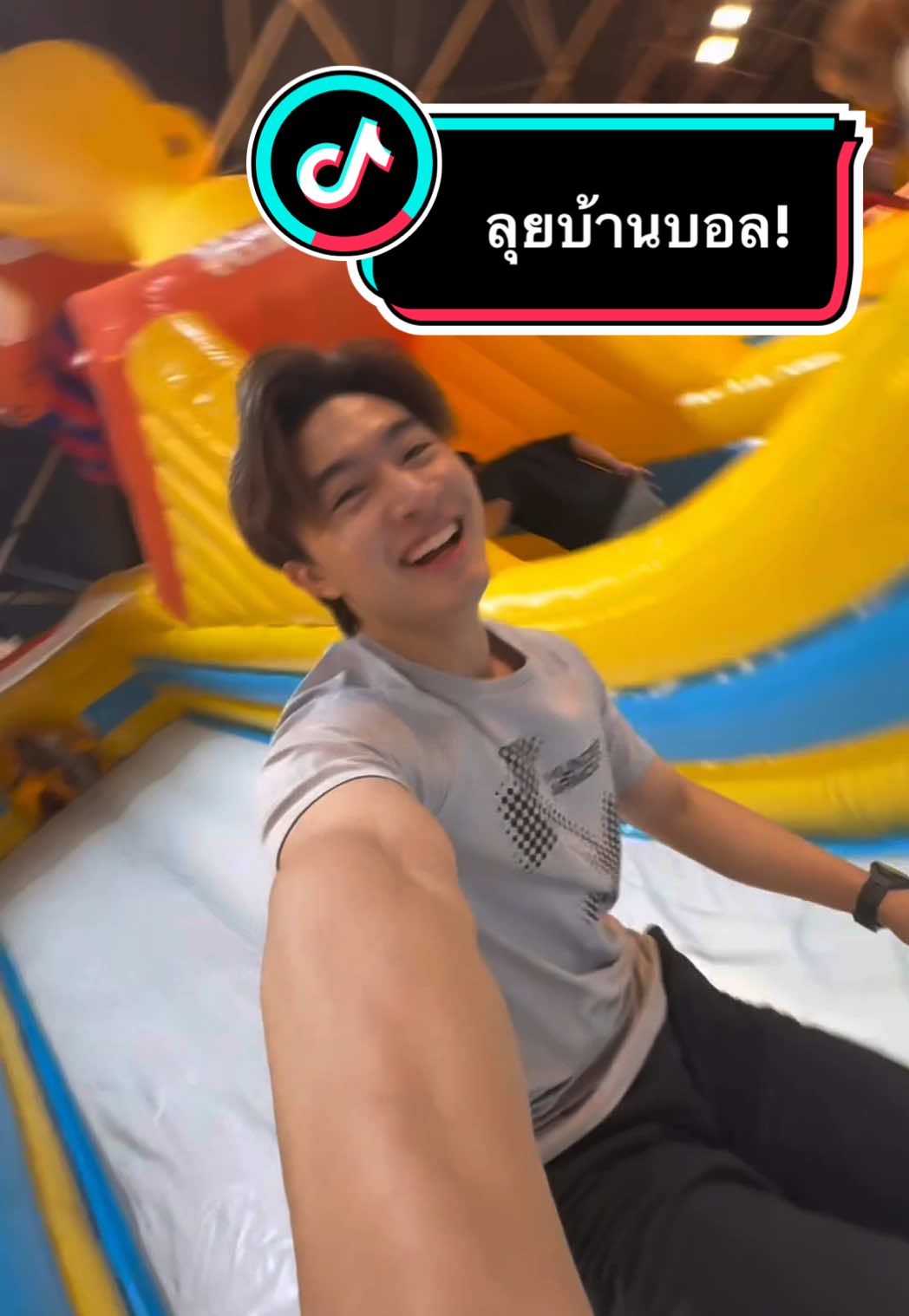 เมื่อผู้ใหญ่อยู่ในสนามเล่นเด็ก! #jumptopia #บ้านลม #บ้านบอล #สนามเด็กเล่น #คนไทยเป็นคนตลก #ตลกๆ #ฮาๆ #ปั่นจัด #แกล้ง #สนุก #ย้อนวัย 