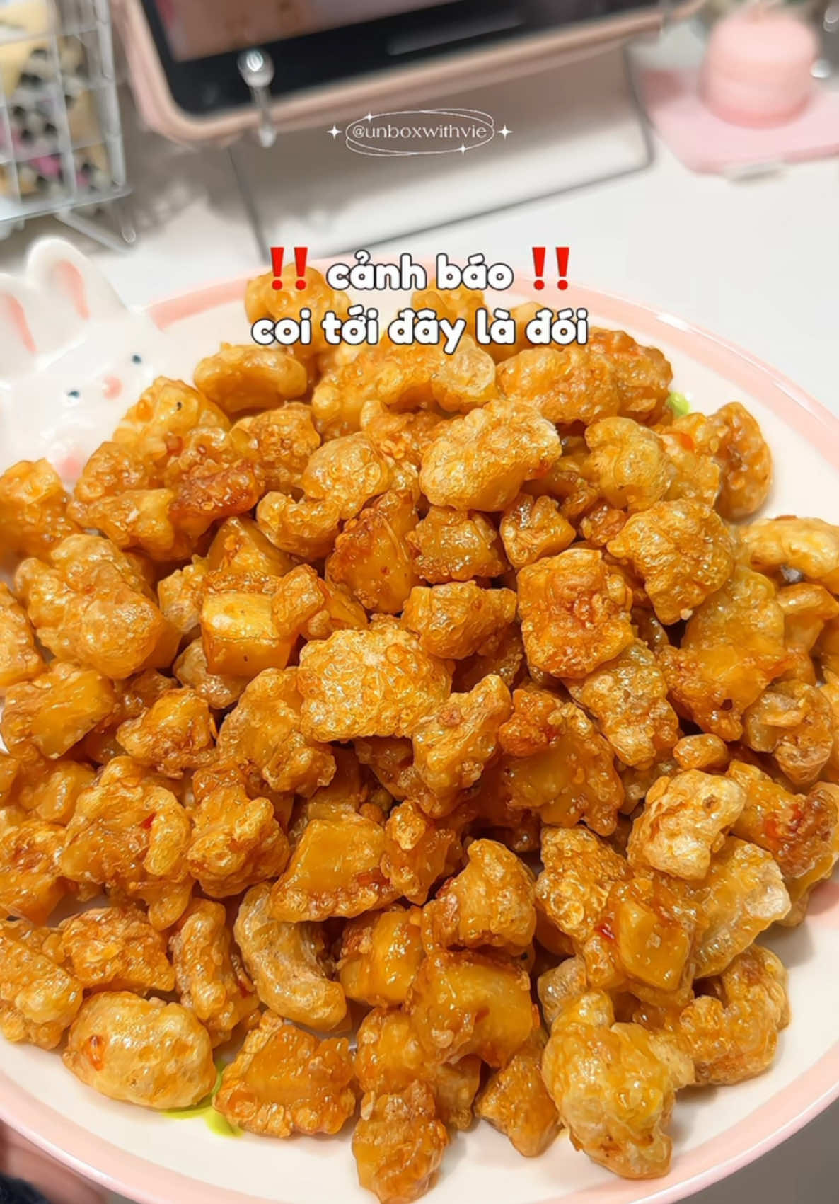 Coi tới đây là bụng réo liền á nha! Tóp mỡ rim mắm tỏi giòn rụm – thơm lừng, ăn là ghiền luôn! #unboxwithvie #xuhuong #xuhuongtiktok #viral #xh #unbox #topmomamtoi #topmorimmamtoi #topmo #daheo #daheochiengion #anvat #anvatngon #reviewdoan #reviewanvat #food #foodreview #doanngon #thienanfood 