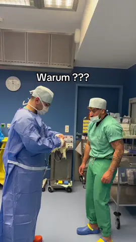 Warum nur? 😂😂 @der_opbro #op #ota #arzt #krankenhaus #krankenschwester #pflege 
