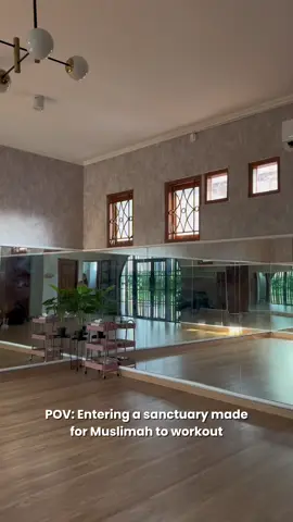 A glimpse of our class at Sane Space Studio, Cempaka Putih. Let’s join our Sisterhood✨💕 #muslimah #workout #pilates #strengthtraining #muaythai @Sane Space Studio 