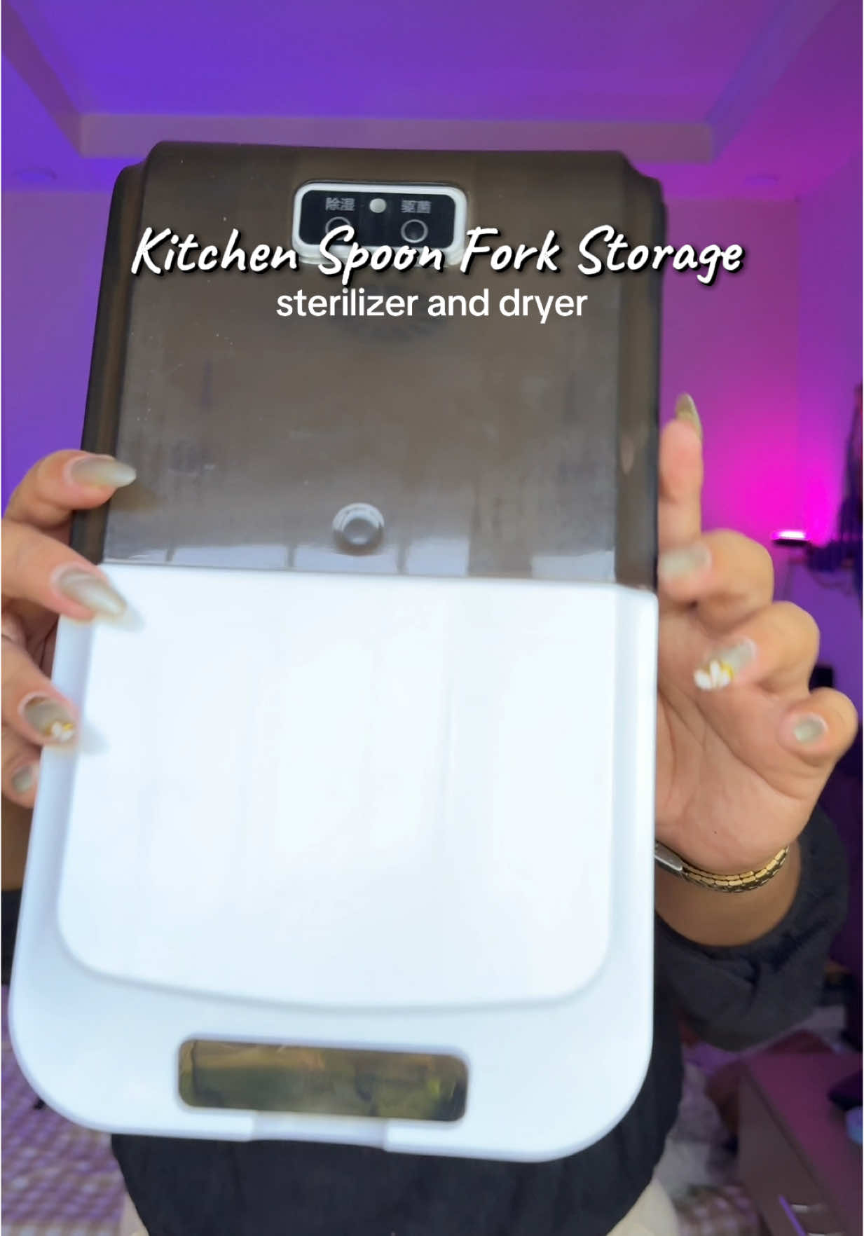 Mura ko lang din to nabili. Very useful sa kusina. 🥰 spoon fork organizer spoon fork organizer with cover spoon fork container kitchen utensil organizer kitchen utensil holder kitchen utensil hanging rack utensil #kitchenutensilholder #utensilstoragerack #spoonfororganizer #utensilcabinet #kitchenspoonforholder #utensilholder 