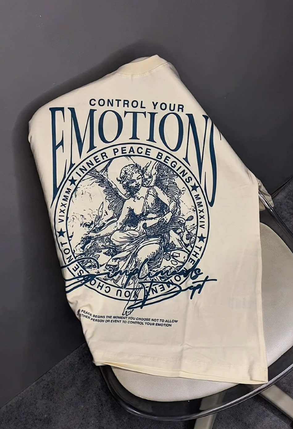 Statement piece buat yang ga suka ribet. #simpleoutfit #boxystyle #FashionStatement 