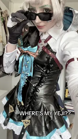 I broke my cosplay during this anyways bring back this trend #itzy #chaeryeong #lynette #boost #genshin #hoyoverse #hoyocreator 