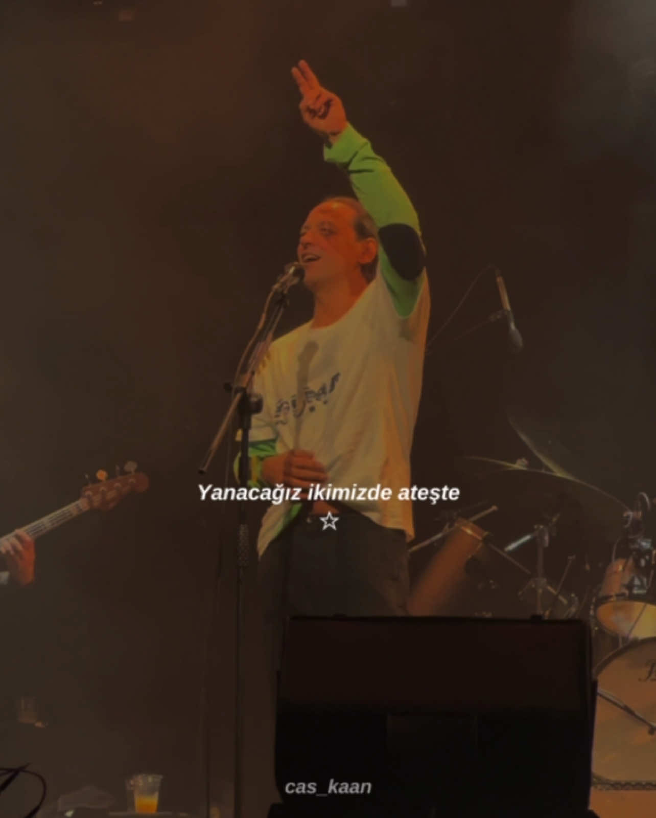 Aşk için ölmeli aşk, o zaman aşk #Duman #KaanTangöze #HerŞeyiYak 