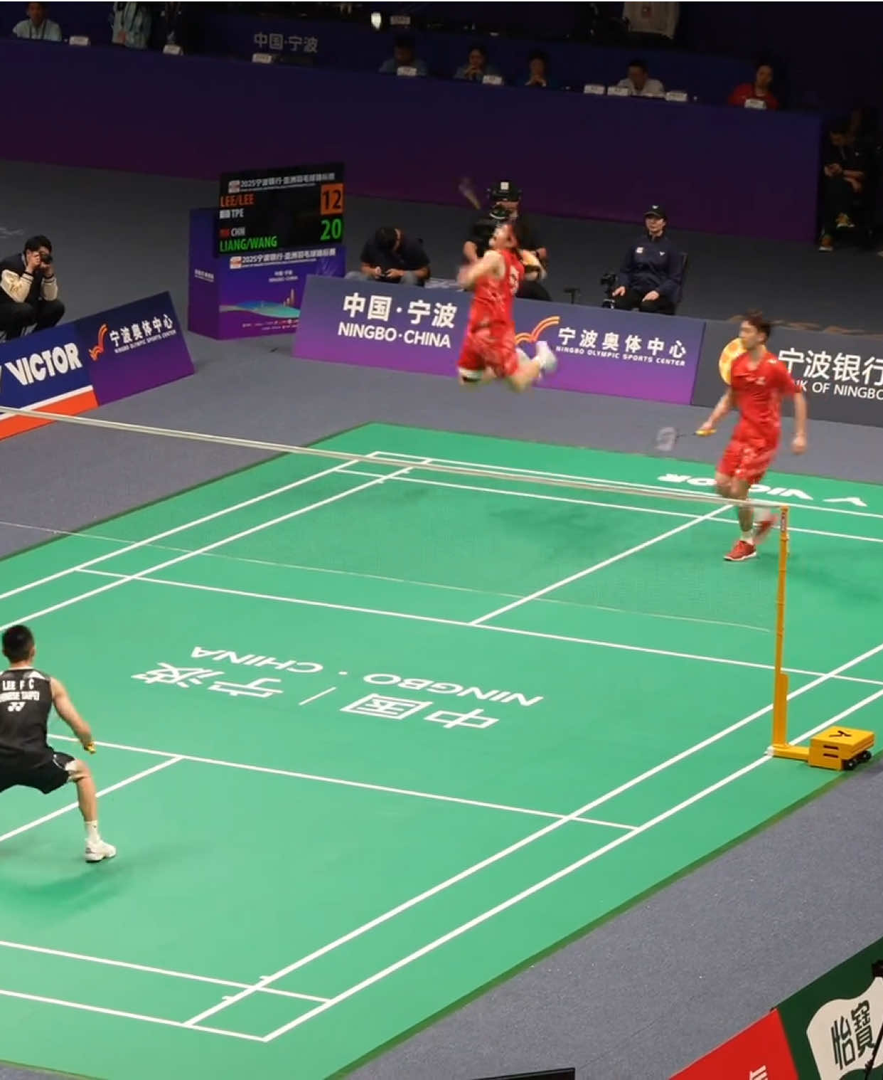 Ba cú nã đạn liên tiếp hạ gục đối thủ #badminton #tiktok #xuhuong #caulongdoinam #liangweikeng #badmintonasiachampionship2025 #BAC 