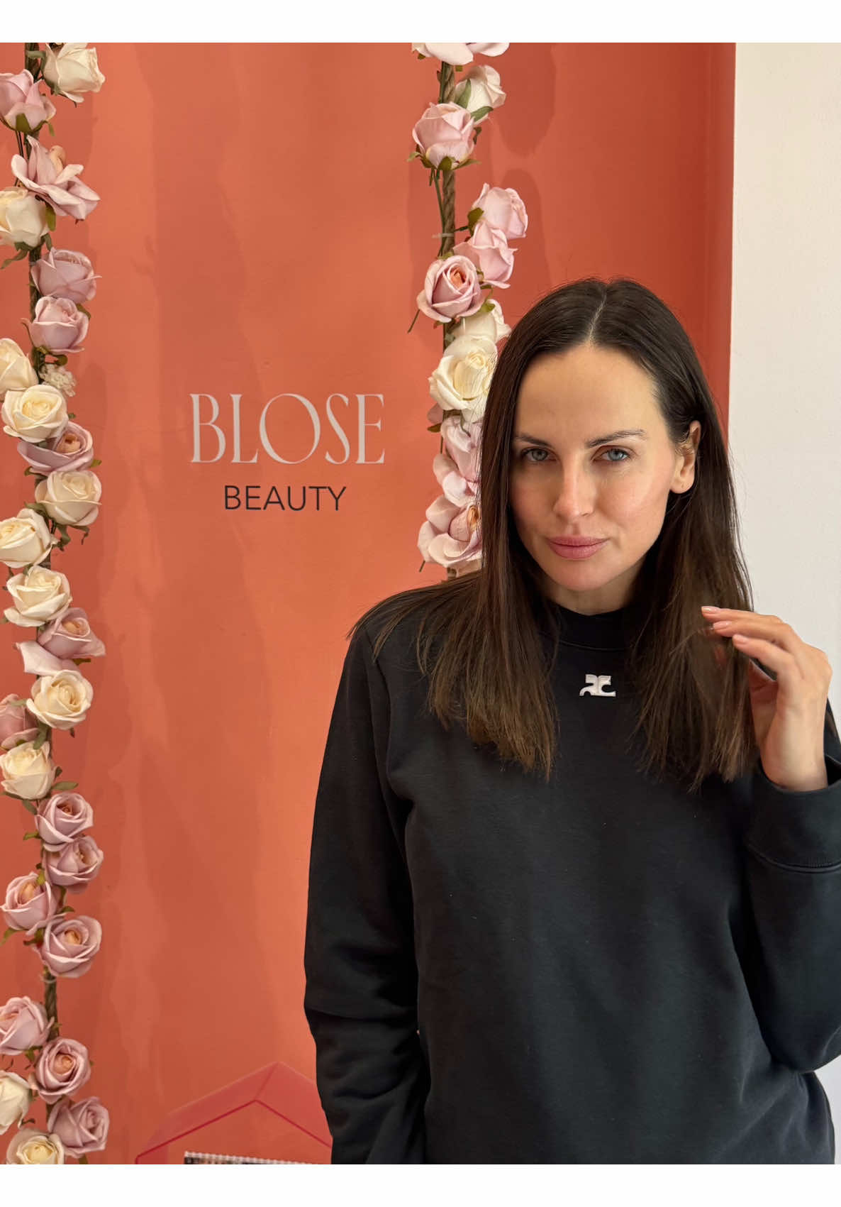 Moment of calm and relax during #mdw #facemassage @Blose Beauty | Centro Estetico  Un meraviglioso massaggio rilassante al viso è perfetto durante le caotiche giornate milanesi del Salone del Mobile. Rilassa la pelle, la illumina e la rende più compatta e fresca. • #aldy_p #thelax #facetreatment #facecare #beauty #massage #relax #milan #beautyroutine 