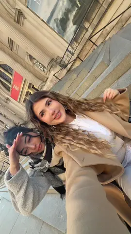 Das TikTok vor der Schule durfte natürlich nicht fehlen 