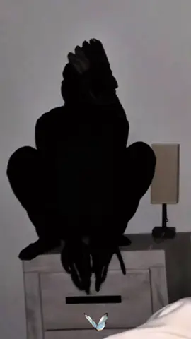 Crow prank 🐦‍⬛👻🤣 #scareprank #scarecam #fail #jumpscare #scary #scared #scaring #foryour #fypツ #funny #funnyvideos #prank #scaringpeople #funnyprankvideos #funnymoments #hahaha #hahaha😂😂😂 