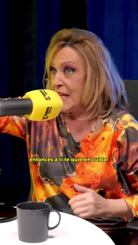 El chantaje de la PRENSA ROSA 💗, ¿vosotros cederíais o mandaríais a freír espárragos? 😂 Episodio YA DISPONIBLE EN @Spotify, @Amazon Music, YouTube y demás plataformas. #pocosehabla #podcast #humor 