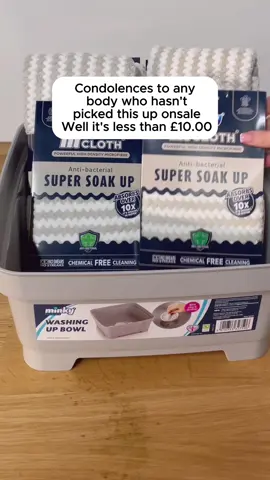 The bundle we all need in our kitchen! 🤭🎀🫧 Whether you're mopping up spills, drying dishes, or wiping down surfaces, this bundle has everything you need to tackle everyday messes with ease