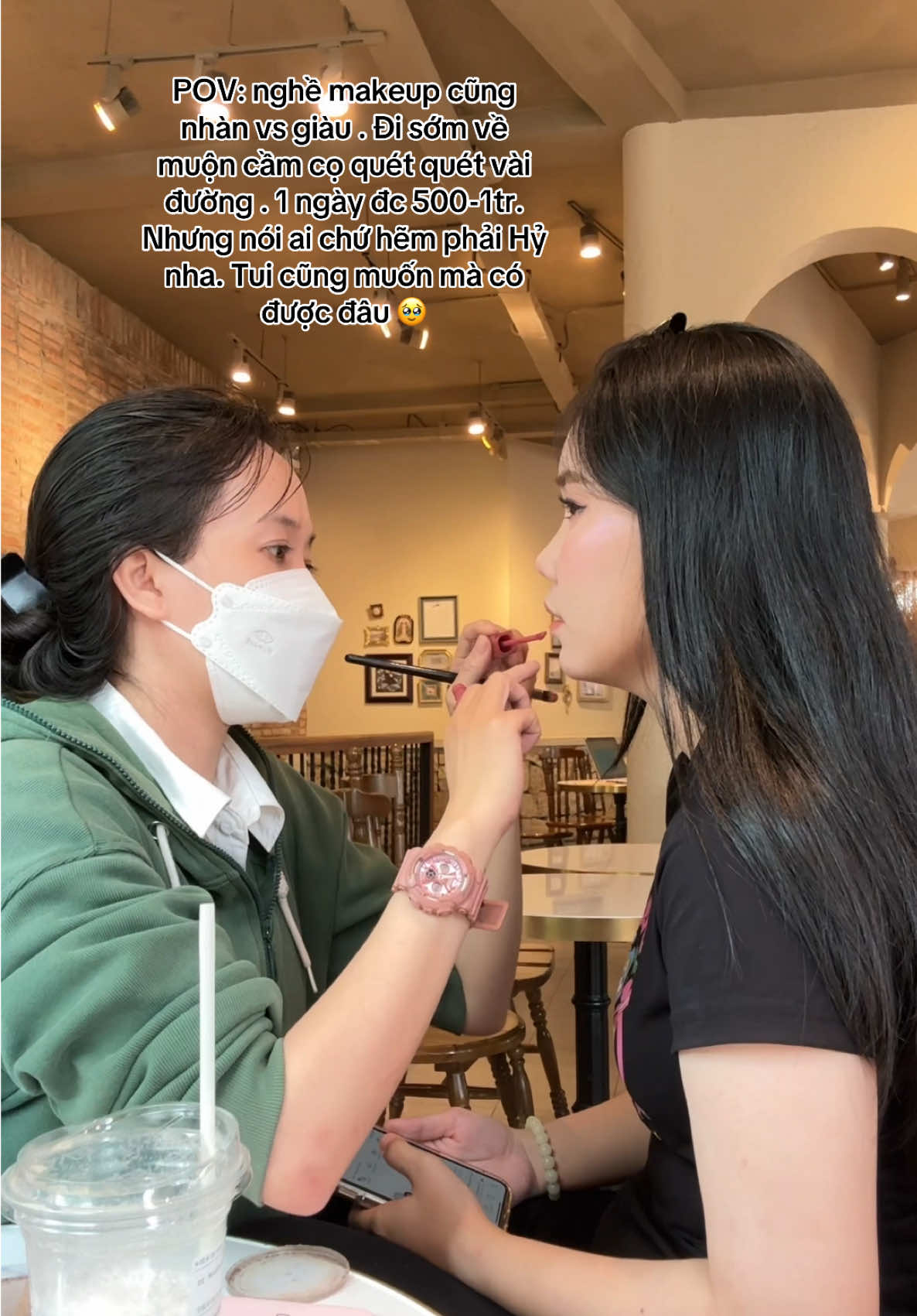 Giả bộ book tui đi để tui cũng kiếm được 1tr/ 1 ngày đi mấy bây bè🥴#makeup #CapCut #vomydien #makeuphssv #makeuptutorial #makeuptotnghiep #makeupkyyeu #trangdiem #makeupquan7 #makeupconcert #makeupquan8 #makeuphcm #quan7 #makeuptainha #xuhuong #nhabe #q7 #fyp 