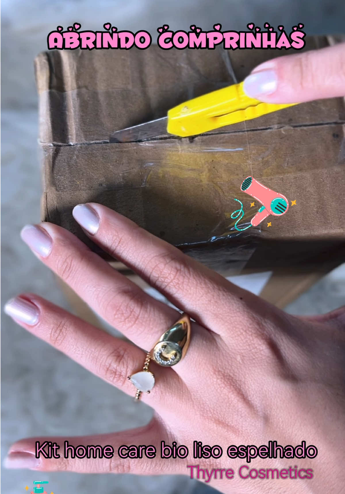 Abrindo comprinhas 🛍️🛍️🛍️ Para cuidados capilar.  Linha THYRRE COSMETICS.  Liso intenso e espelhado - Prolonga o efeito da química  - Nutrição profunda - Alinha e anti-frizz  Com fórmula nutri- amino, que fortalece e recupera os fios. 😍😍 #hair #nutricaocapilar #cabelosaudavel 