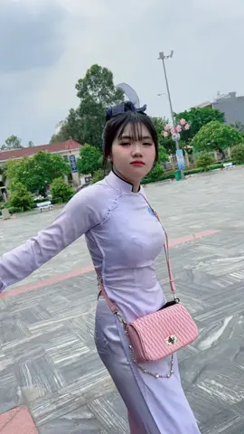 Không cần giới thiệu mấy ní biết em là ai hông @𝐃𝐮̛𝐨̛𝐧𝐠 𝐀́𝐢 𝐕𝐲 @𝐃𝐮̛𝐨̛𝐧𝐠 𝐀́𝐢 𝐕𝐲 @Dương Ái Vy 