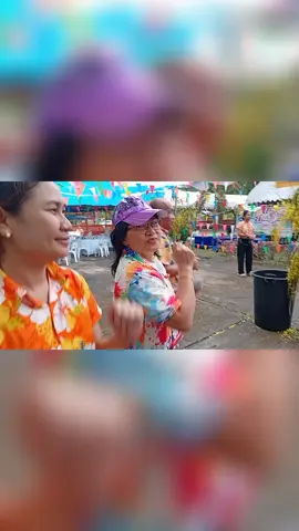 วันพฤหัสบดีที่ 10 เมษายน 2568 นายสมพร ฉลวย ผู้อำนวยการวิทยาลัยเทคโนโลยีไฮเทคเพชรบูรณ์ นำคณะครูเขาบริการน้ำดื่มเนื่องในโอกาสพิธีรดน้ำดำหัวเนื่แงในวันสงกรานต์ ณ เขตพื้นที่การศึกษาประถมศึกษาเพชรบูรณ์ เขต 2