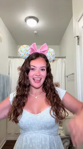 This setting powder is the ultimate hack to having a sweat/oil free makeup at the parks! @@carslan_us##carslan##carslanpowder##settingpowder##makeup##pressedpowder##distok##wdw