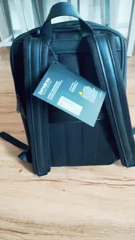 #fyp #samsonite  slim backpack! Classic leather Bag for computer, limited 3 years warranty!!@Samsonite 