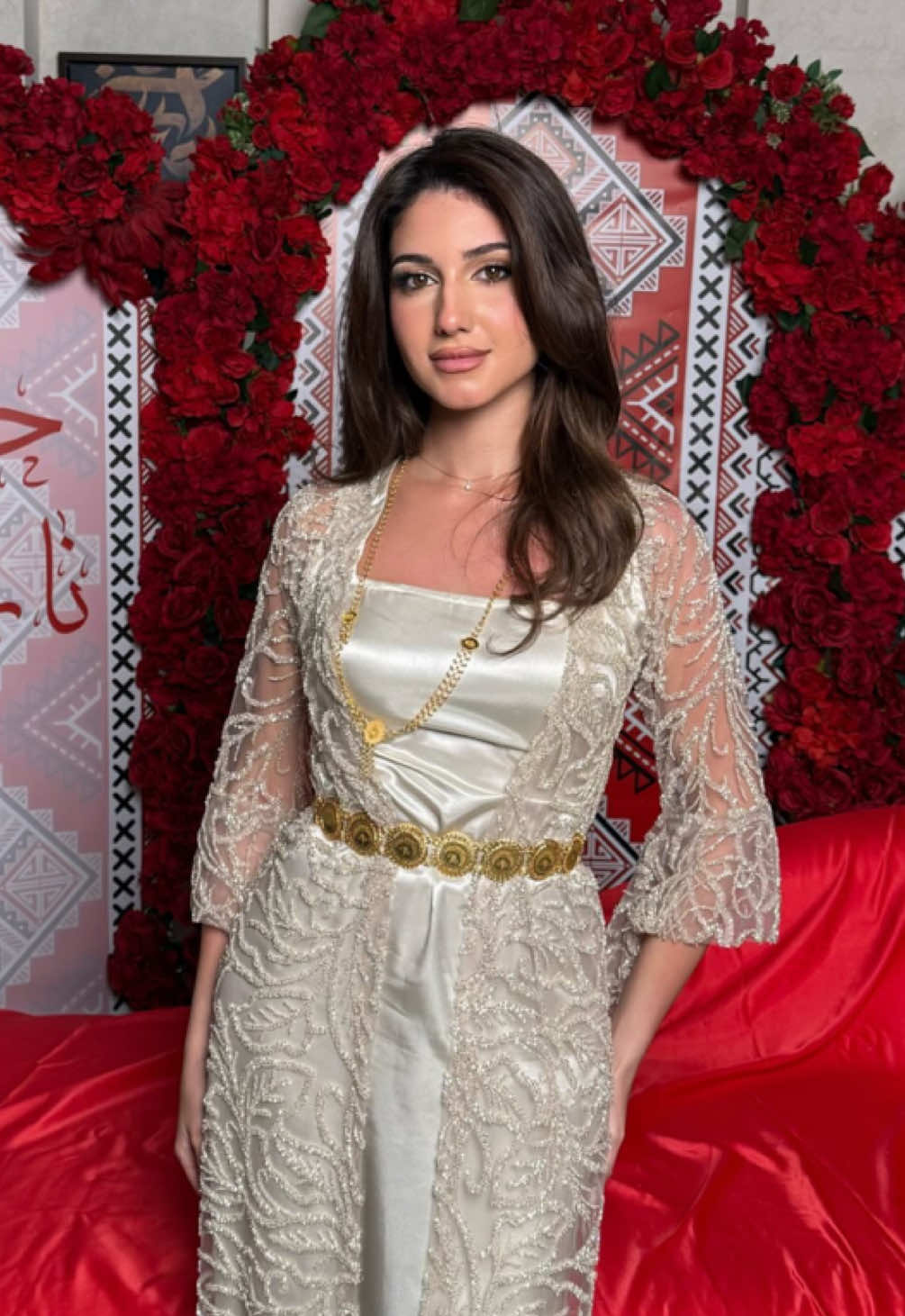 أنتي القمر بذاته🫦✨ #اكسبلورexplore #فوريو_foryou #نارين_بيوتي_سيدرا_بيوتي_شيرين_بيوتي #sherinsbeauty #narinsbeauty #cedras_beauty #الشعب_الصيني_ماله_حل #حنة_نارين_بيوتي #narin_rami @Sheri 