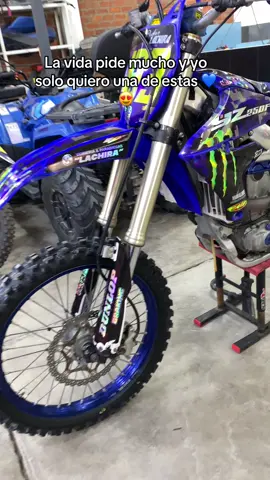 #yz250f💙 #motocroo #yamaha #motocross #yz250f #videoviral #yz450💙 #yz125💙 #stuntpercy #stunts 