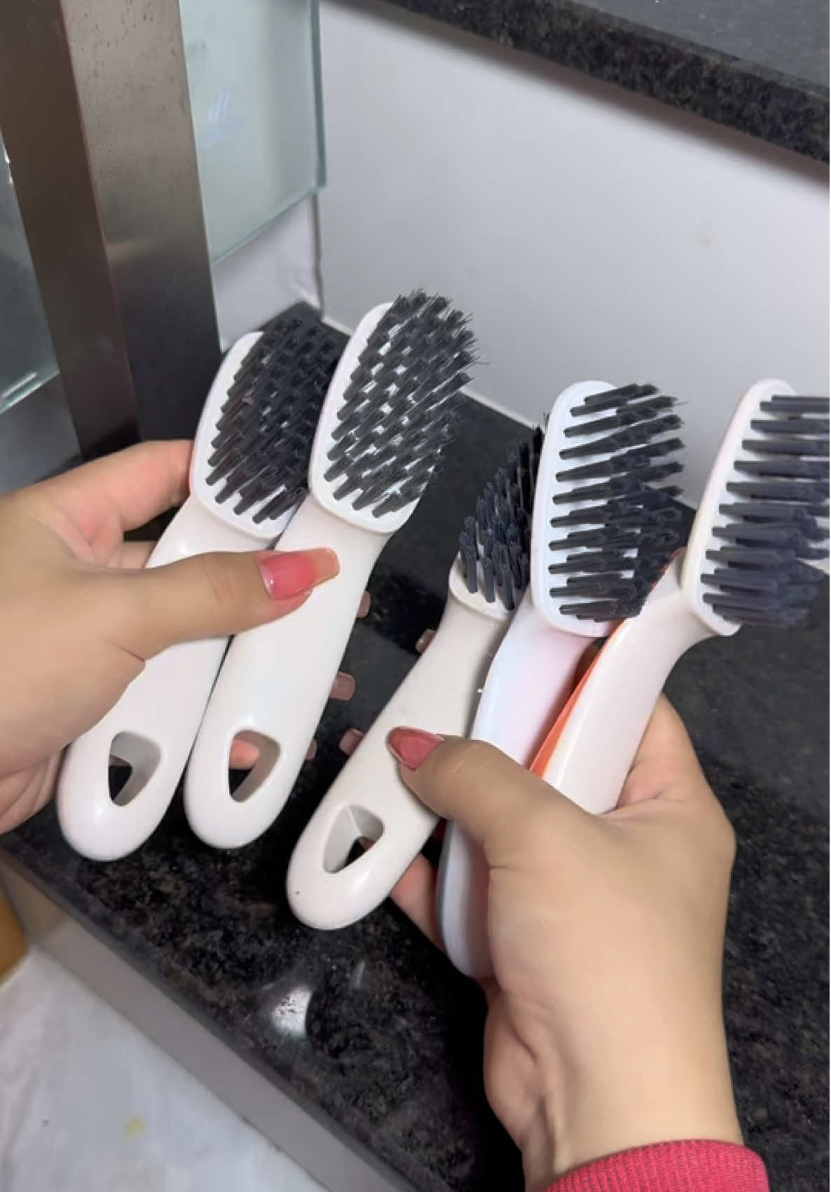 Combo 5 cây bàn chải chà dép chỉ 45k miễn ship#emkieutaphoa #banchaichadep #ba 