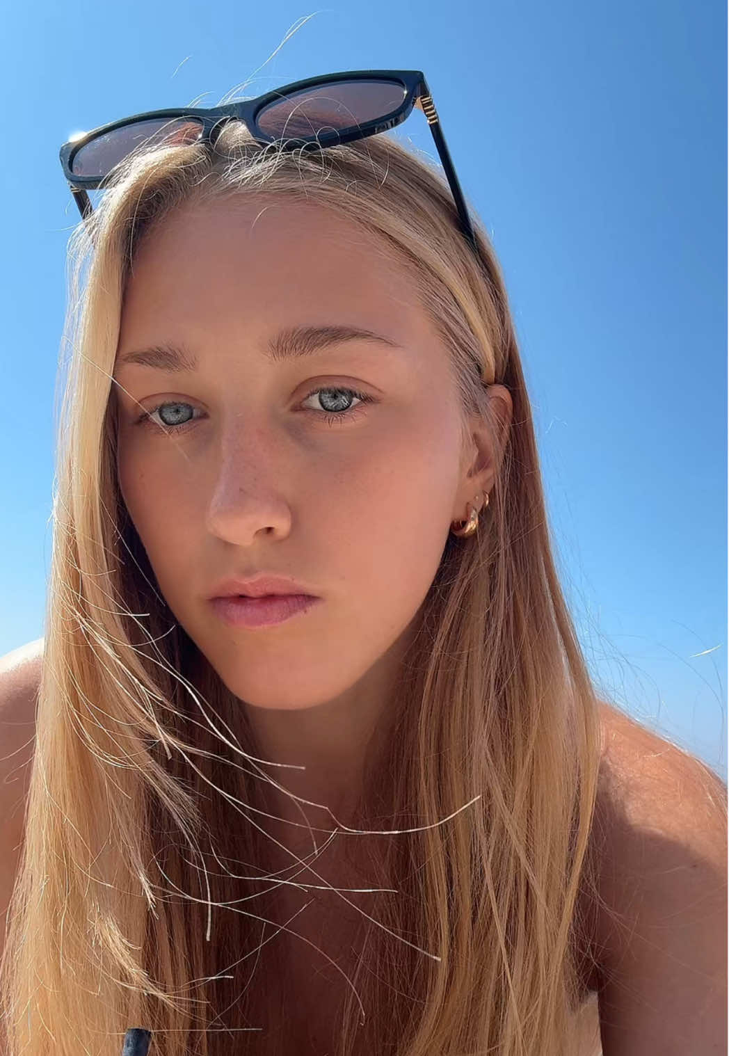 🧘🏼‍♀️🍀🫂✨💸✈️
