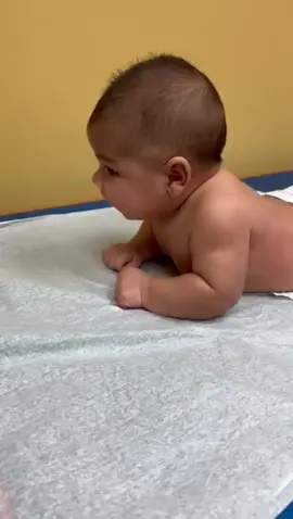 Hora de hacer ejercicio! #bebe #tummytime #2meses #bebecreciendo #humor