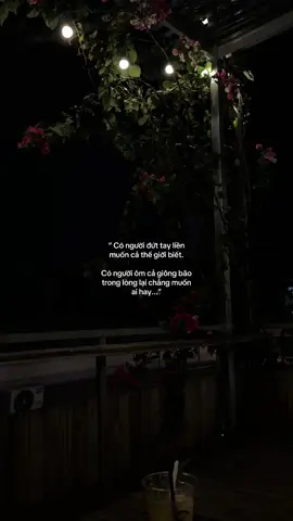 Có người đứt tay liền muốn cả thế giới biết. Có người ôm cả giông bão trong lòng lại chẳng muốn ai hay...#fyp #viral #tâmtrạng #tình_yêu 