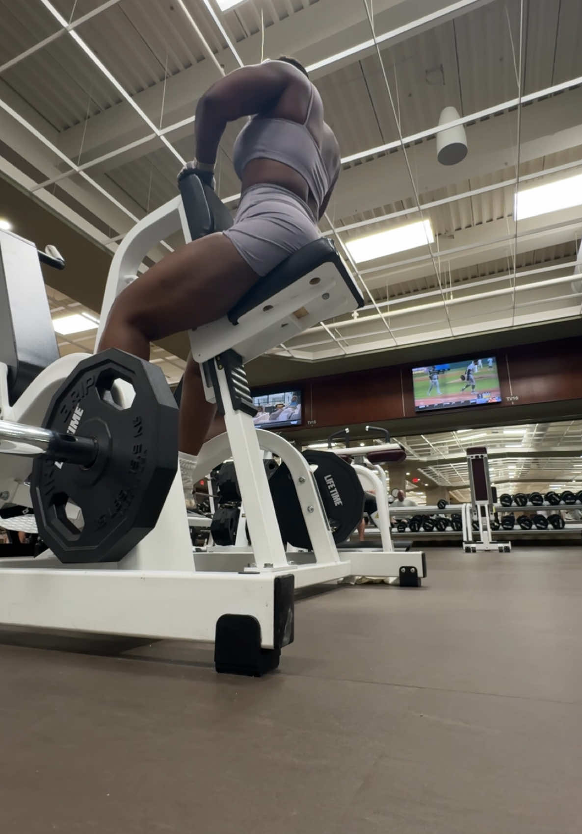 I pick things up and put them down. #gym #GymTok #gymmotivation #hammerrow #row #weightlifting #weighttraining #gymgirl #blackgymgirl #dallasinfluencer #dallascontentcreator #dfwfitness #dallasfitness #FitTok #gains #strengthtraining #buildingmuscle #growth #strong 