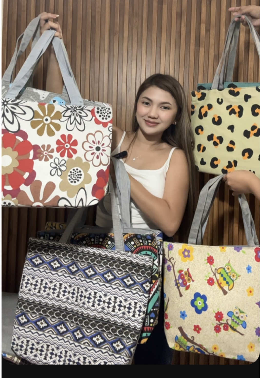 omg ang laki ng binaba sa canvas tote bag na ito mga mi ang gaganda pa ng mga design + may zipper and pocket pasha kaya sobrang sulit talaga!! perfect pang summer, perfect ipang regalo or inegosyo 😍 #totebag #canvasbag #bagforwomen #bagrecommendation 