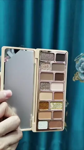 Cùng tui khui bảng mắt Qianyan nha mấy bà   #chamchammakeup #qianyan #bảngmắt#makeup#makeupkyyeu #makeuptainha #makeupcanhan #tiktok #makeuptiec #trending 