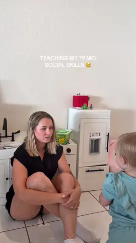 the fact that a few days after this she actually said “nice to meet you” to a stranger (prompted by me) still 😭😭#toddlerlearning #toddlermom #toddlermomlife #speechtherapy #slp #preschoollearning #toddlerhomeschool #toddleractivities #toddlertok #firsttimemom #newmom #youngmom 