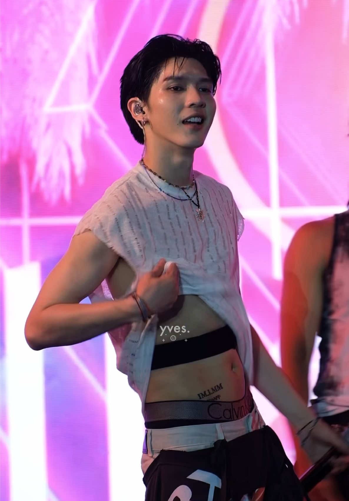 take it take it off ได้แรงมากค่ะ ❤️‍🔥🌼 @Thanaboon Kiatniran  #songkran2025 #JASPERxICONSIAM #aou_tnbknr #อู๋ธนบูรณ์ #อู๋บูม #aouboom #jasper 