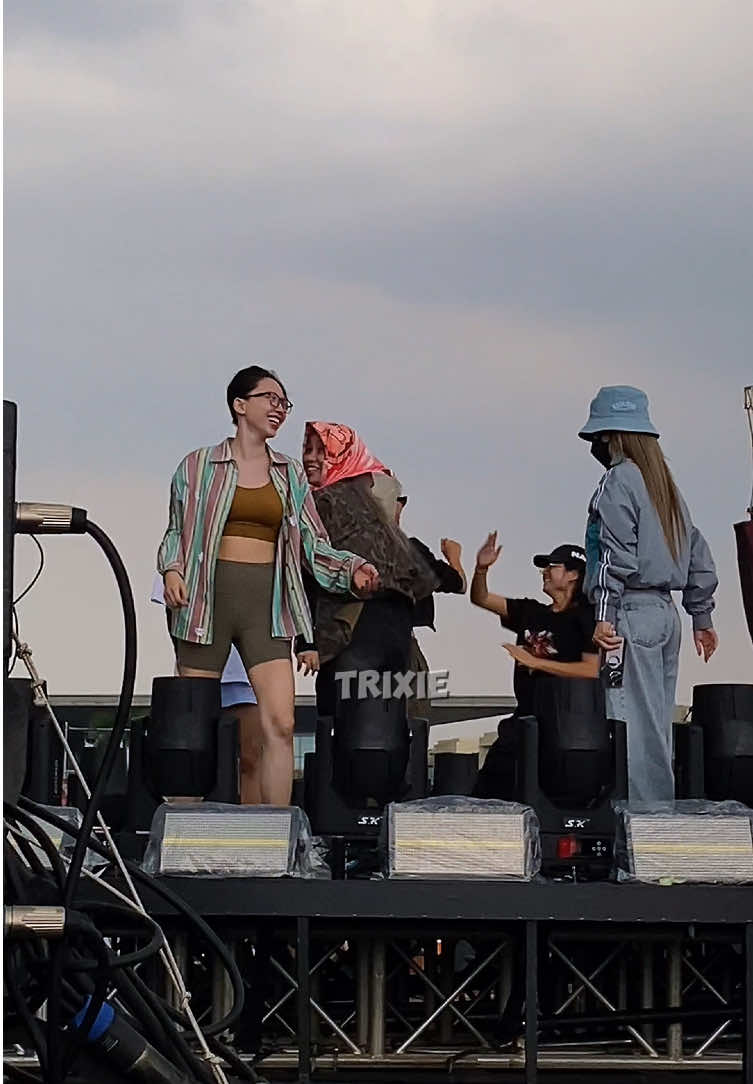 Mấy cổ giỡn từ tốn :)) #concertchidep #donganhquynh #toctien #misthy #tuimi #duonghoangyen #ngocphuoc #fypシ゚viral 