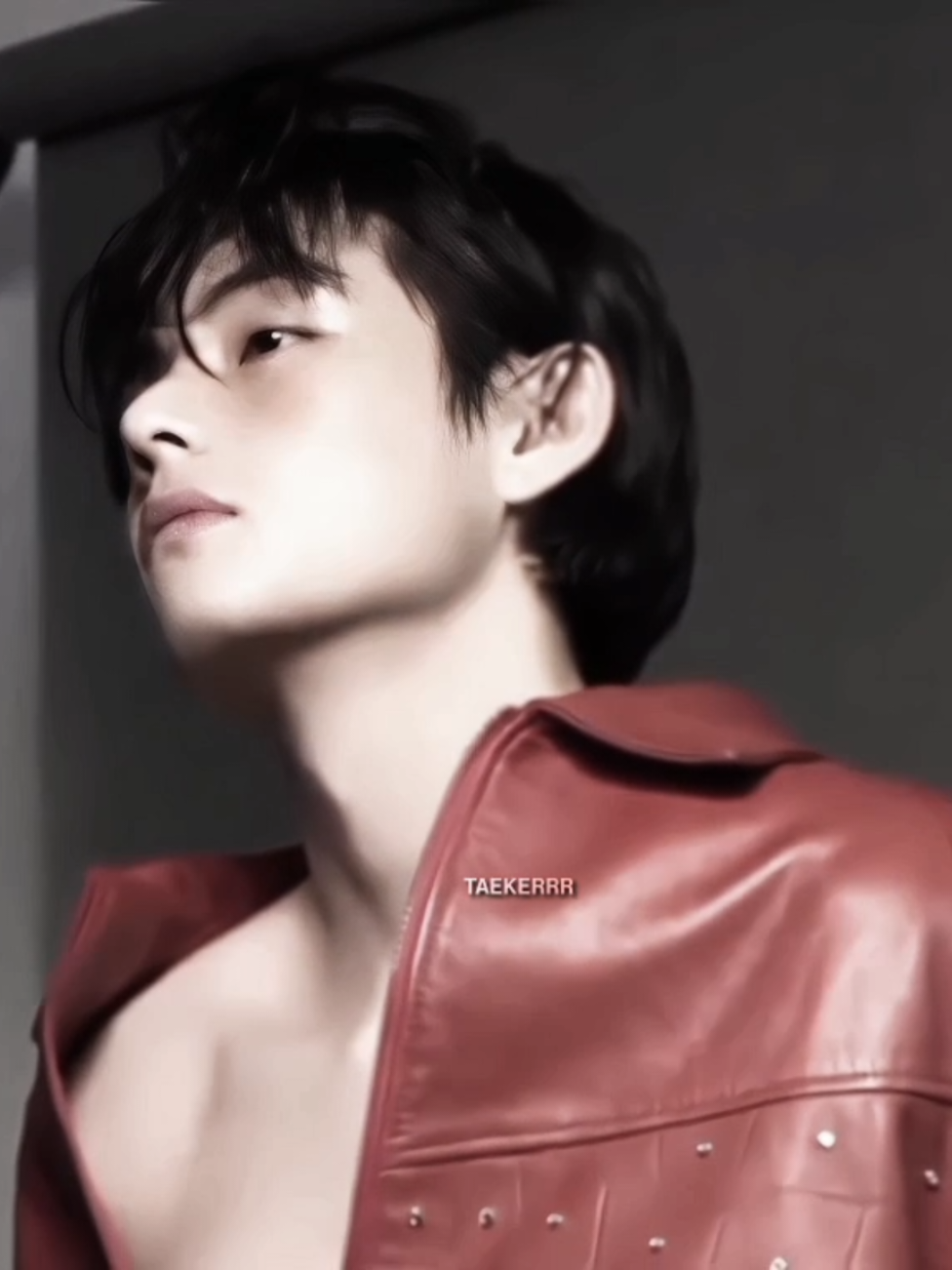 #TAEHYUNG | i know y'all have been waiting for me to do this trend 🤭.‼️insta:taekerrr_‼️| scp:me #taehyung #taehyungedit #taehyungstan #btsedit #fypシ #foryou #foryoupage #trend 