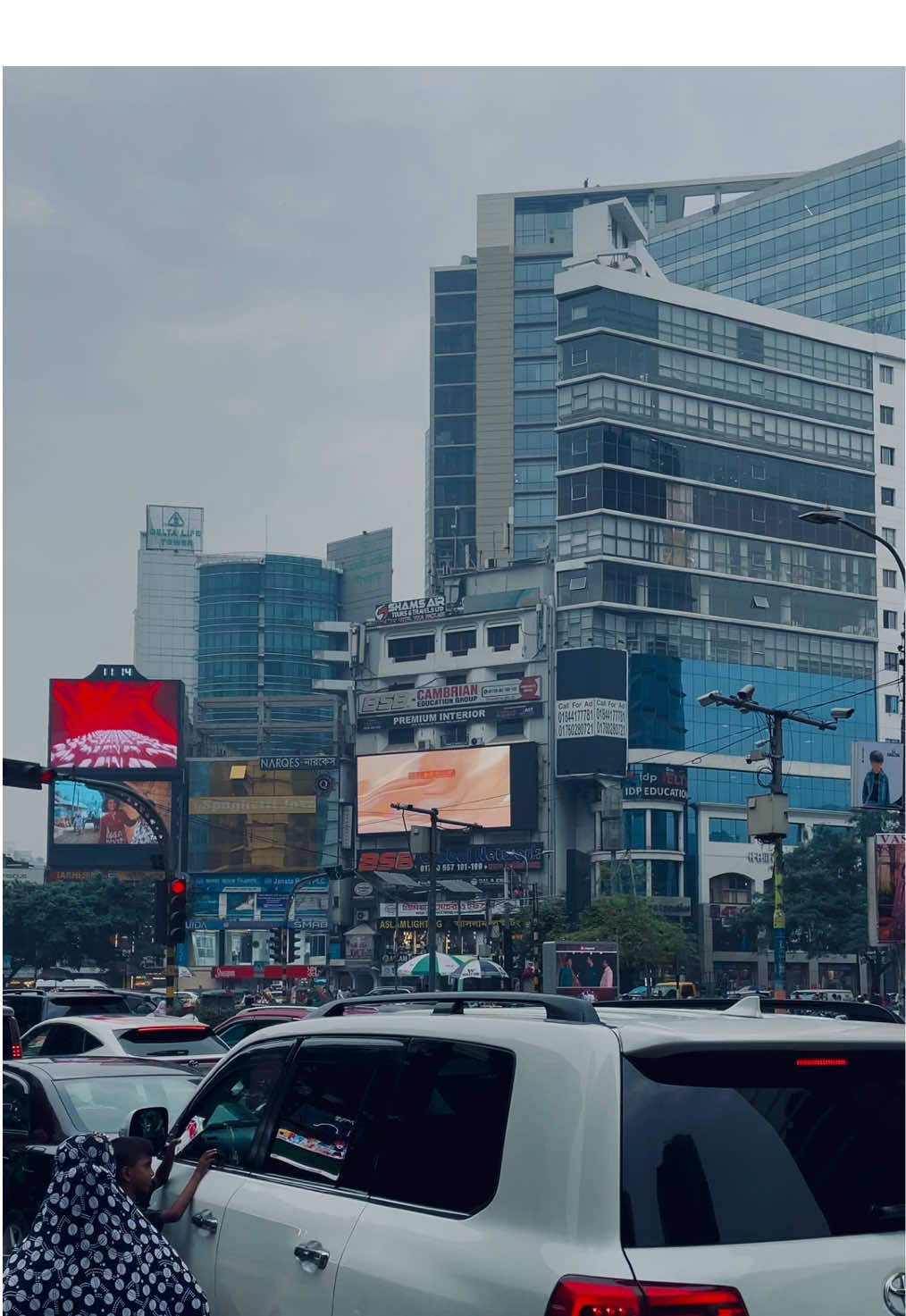 তুমি আসবে তাই আমি অপেক্ষায়।😊❤️‍🩹 #street #building #cars #bike #sky #tree #foryou #fyp #foryoupage #wherenext #theboysfromnewcity 