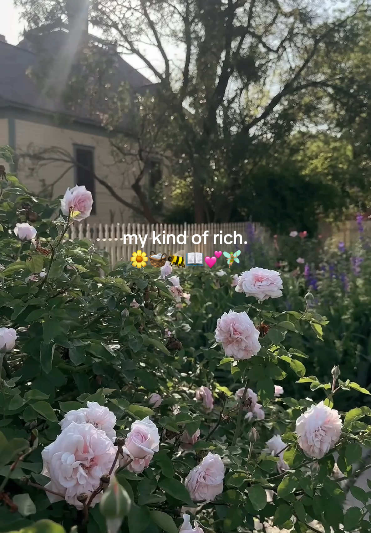 Cleaning your fyp again with spring coziness. Flower walks, lots of books and hobbies = my version of being rich. 🌼🧚🏼🌸 #spring #cottagecore #cottagecoreaesthetic #cozyhobbies #cozy #cozymood #cozyvibes #calming #springaesthetic 