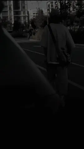 لا لـن يـعيدَ الـمجدَ جـيلٌ ضـائعٌ..  يـبكي عـلى لـيلى بـقـلـبٍ صــادِ.؟ 