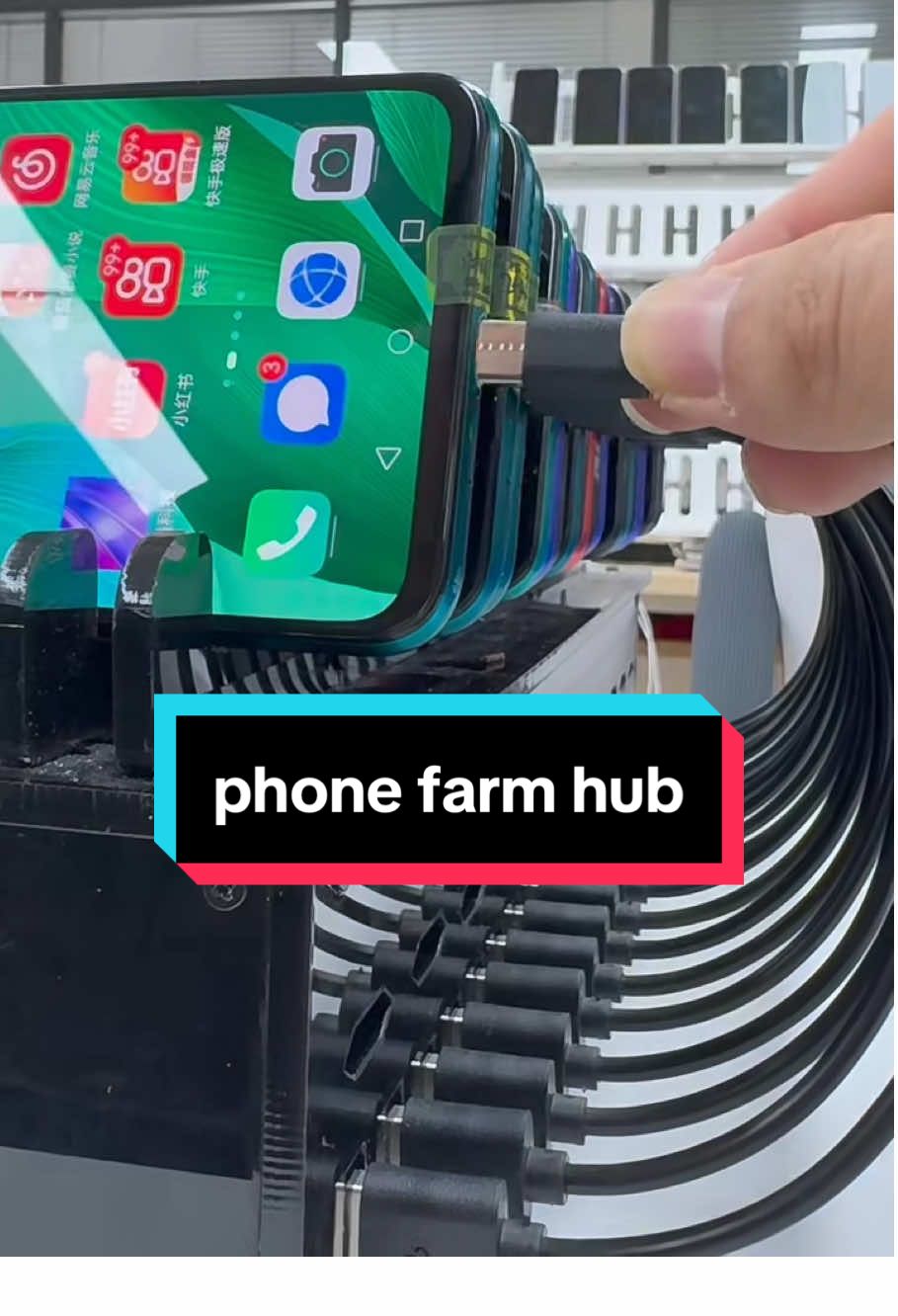 phone farm holder charging hub una granja de cell #boxphonefarm #phoneholder #phonefarm #boxphone #phonefarm #fyp #phonefarming #farming