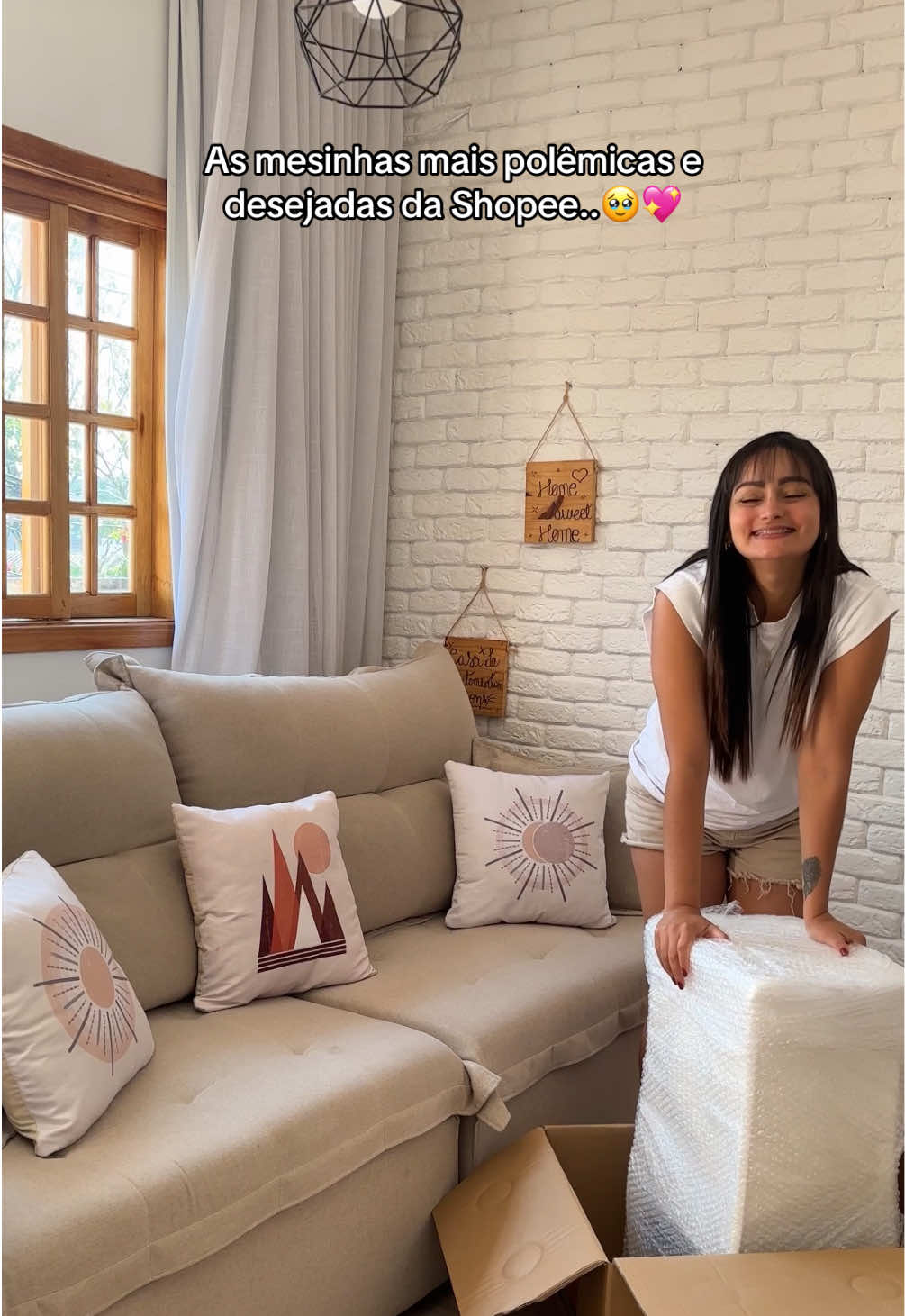 Ahhh que lindas! O link delas está nos comentários..💖🥹 #homedecor #decorandooquarto #quartocasal #mesinhasdecanto #mesinhadecabeceira #decor #casaedecoraçao #fyp 