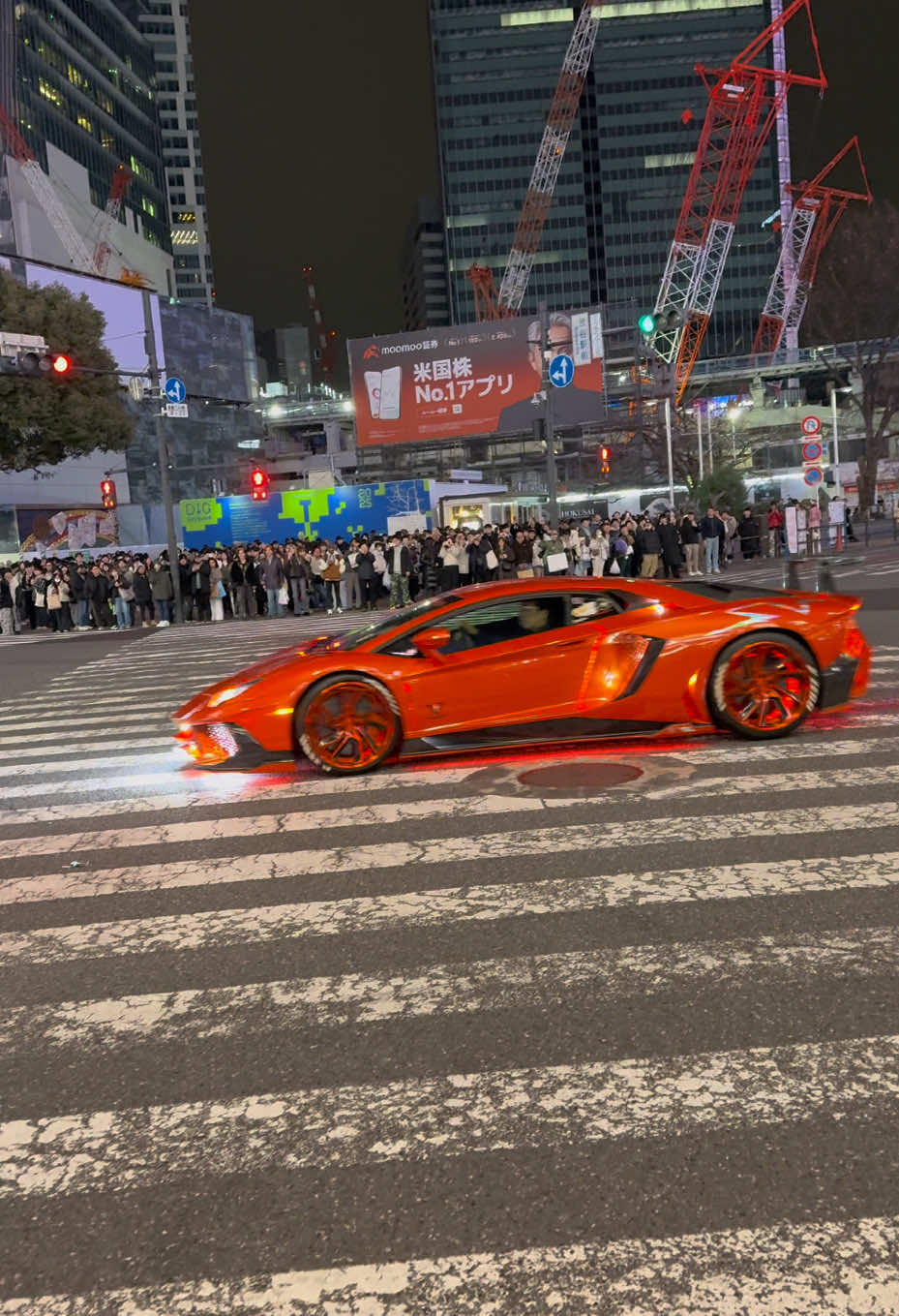 #tokyo #shibuya #fyp #japan #lamborghini #travel 