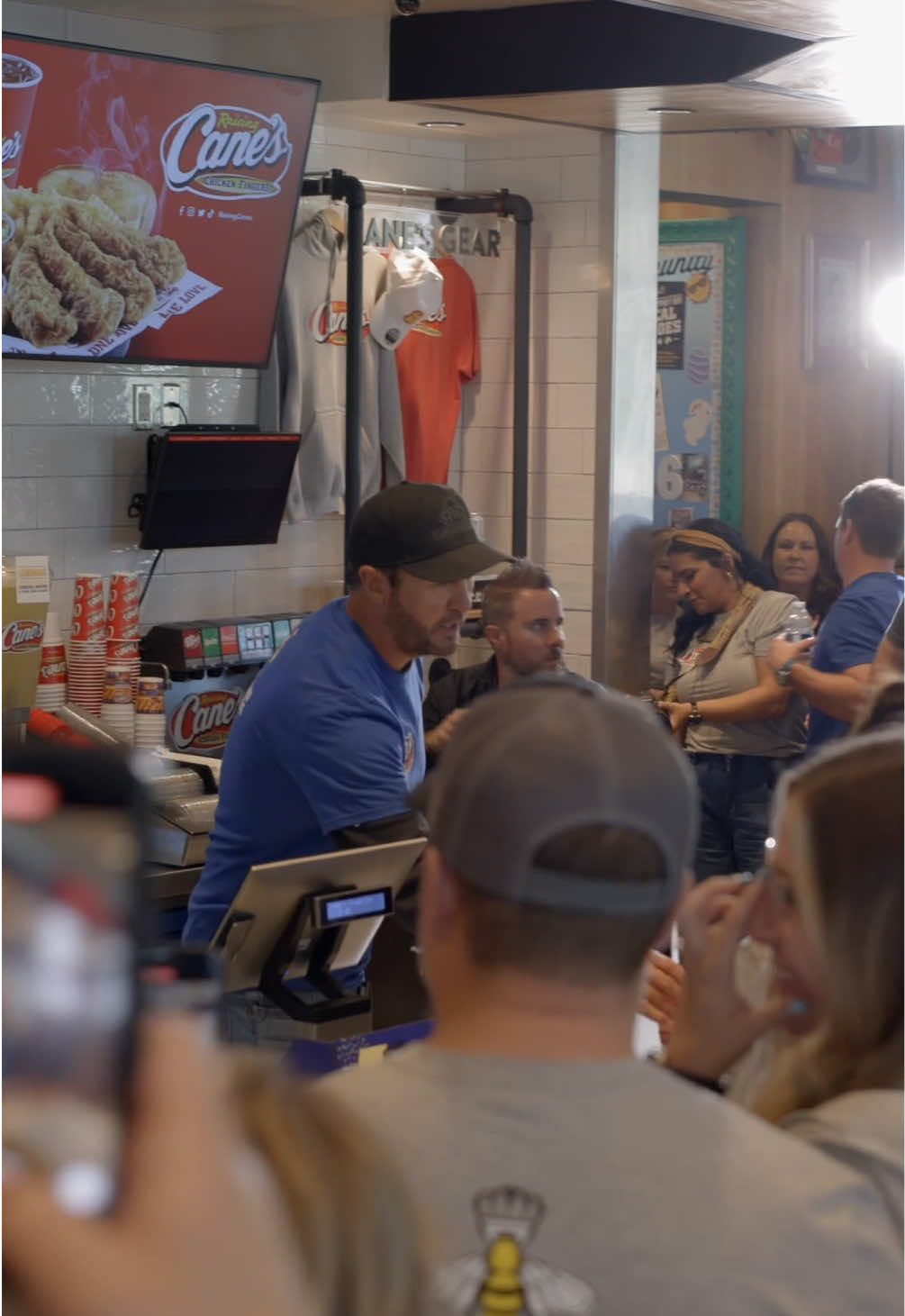 Todd Graves and I picked up a shift at @Raising Cane's to kick off their $1 million donation to @TheBrettBoyerFoundation #RaisingCanes 