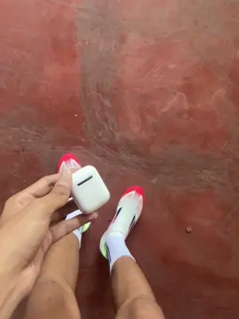 Oh no, mis Airpods 😭#paratiiiiiiiiiiiiiiiiiiiiiiiiiiiiiii #fyp #f50 #viral_video #adidas #luffy #sueños #humor #defensa 