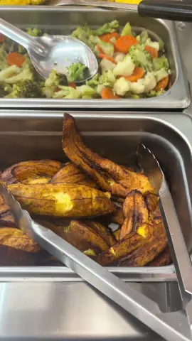 Like what😅is this everywhere?@westernbeef Is cheffing it up 👨‍🍳 thoughts🤔 #buffet #foodoptions #westernbeefsupermarket #spanishfood #supermarketfood #fyp 