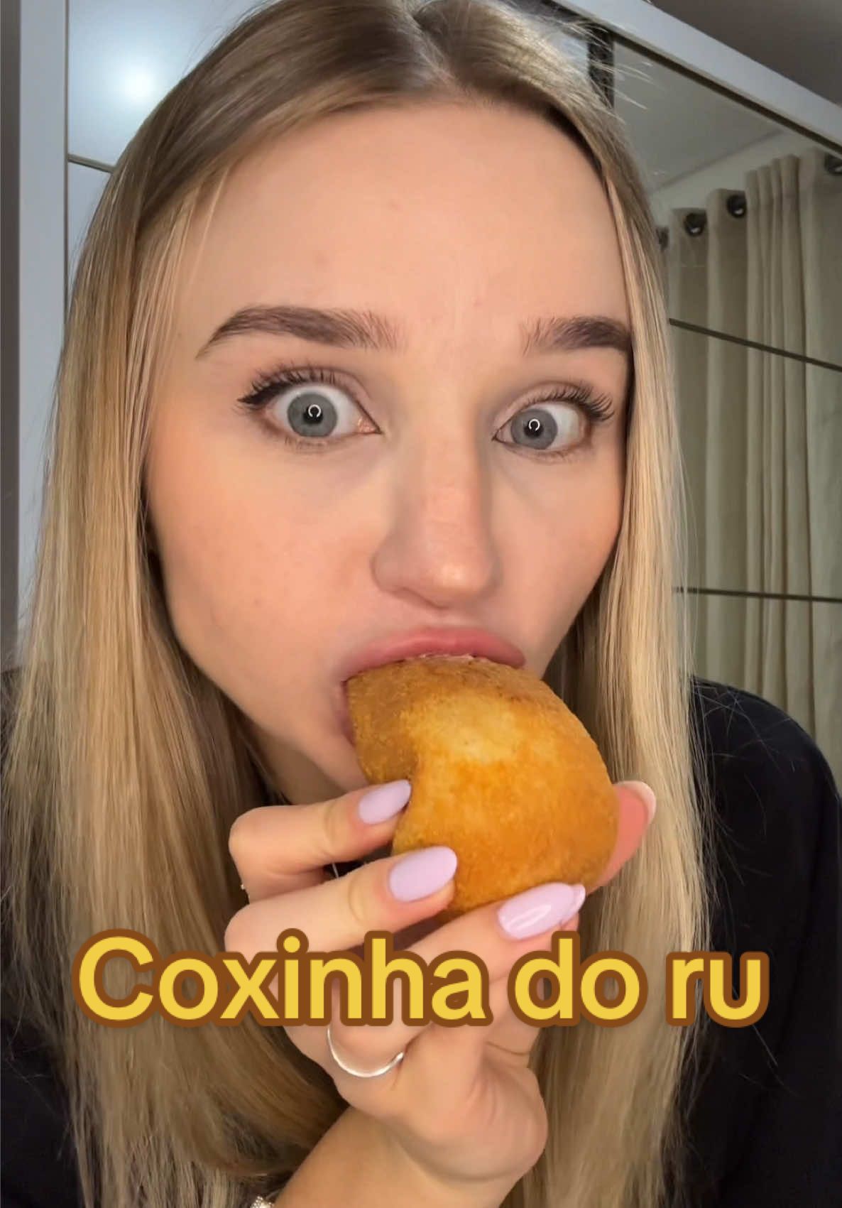 Substitui o almoço por coxinha do RU 😳 #ru #bandejao #restauranteuniversitario #meninadoru #salgado #comendo #comendosalgado #comendocoxinha #coxinha