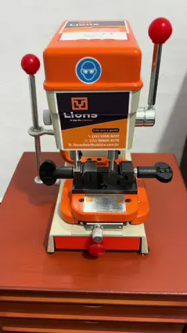 Máquina pantográfico com preço incrível pra você iniciar como chaveiro automotivo. #chaveiro #chaveiroprofissional 