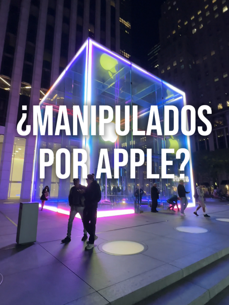 La estrategia de Apple que nadie nota 💡 Apple usa el empaque como estrategia de branding, percepción de valor y marketing sensorial. Una experiencia premium que vende sin decir una palabra. #MarketingDeLujo #BrandingEstratégico #VentasEmocionales #ConexiónIrracional