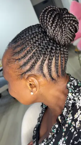 Cute hairstyle for a mummy🥰🥰🇨🇦🇨🇦#ticktokghana🇬🇭 #canada_life🇨🇦 #naturalhairstyles #goviral #wellandbraider #foryoupage❤️❤️ #trendingvideo 