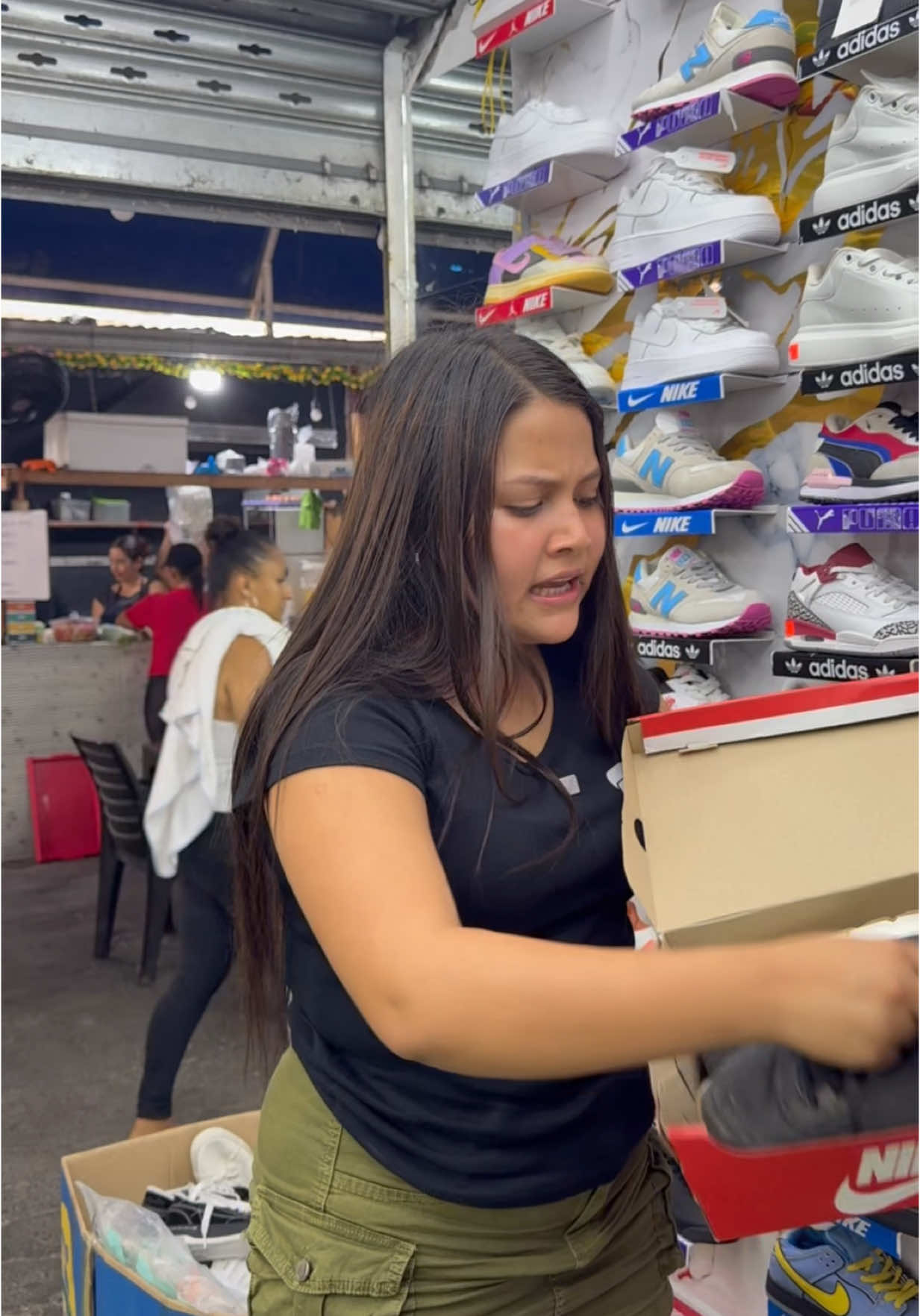 Cambiaba zapatos usados por zapatos nuevos y llevárselos gratis.🙃#videoviral #mexico🇲🇽 #reflexiones 