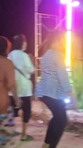 ลงจากรถพ่วงไปหาลำต่อ พ่วงสายลำงานไม่ทำลพอย่างเดียว